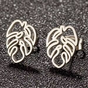 Minimalist stainless steel monstera stud earring